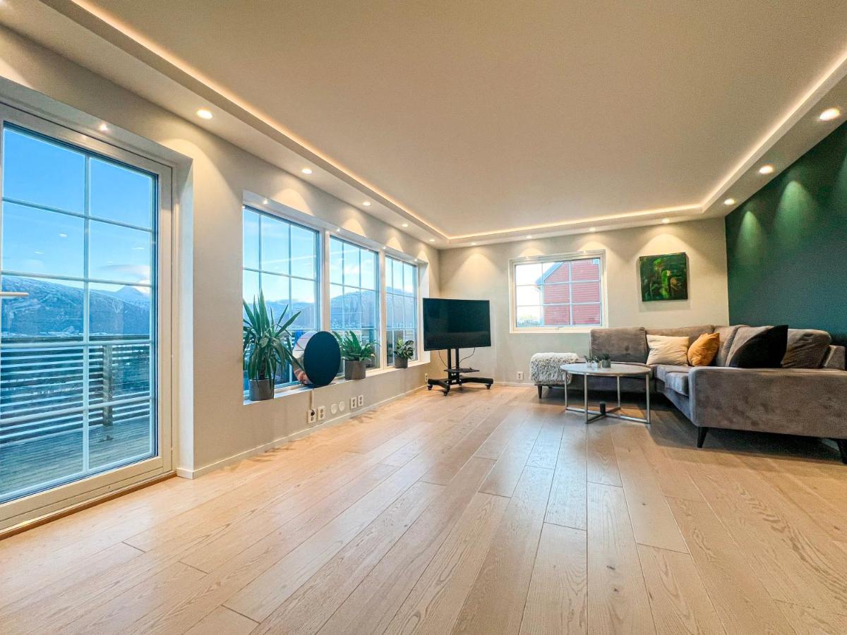 Penthouse Apartment With Amazing View. Tromso Luaran gambar